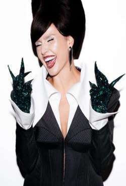 Постер Хозяйка нейросети