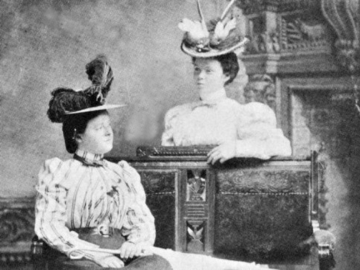 Бабушка Мэрилин Монро Делла, со своей сестрой Мирт. 1890 год