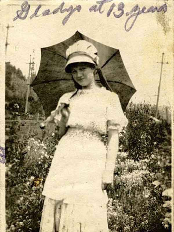 Мать Мэрилин Монро Глэдис  в 13 лет. 1915 год.