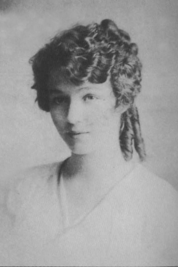 Мать Мэрилин Монро Глэдис Пёрл Бейкер в 16 лет  - 1918 год