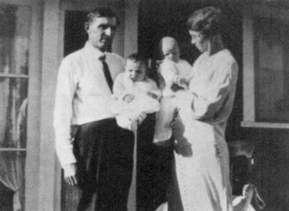 Мэрилин Монро в семье Болендеров. 1927 год.