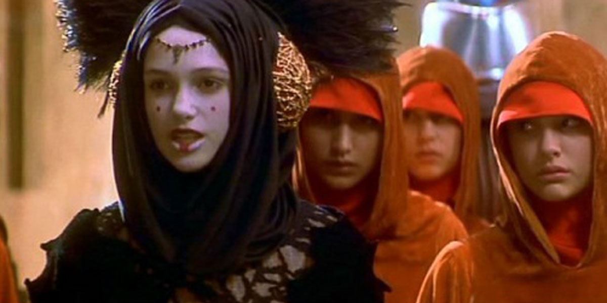 1999 год. Кира Найтли в роли служанки двойника Падме в фильме "Звёздные войны". 