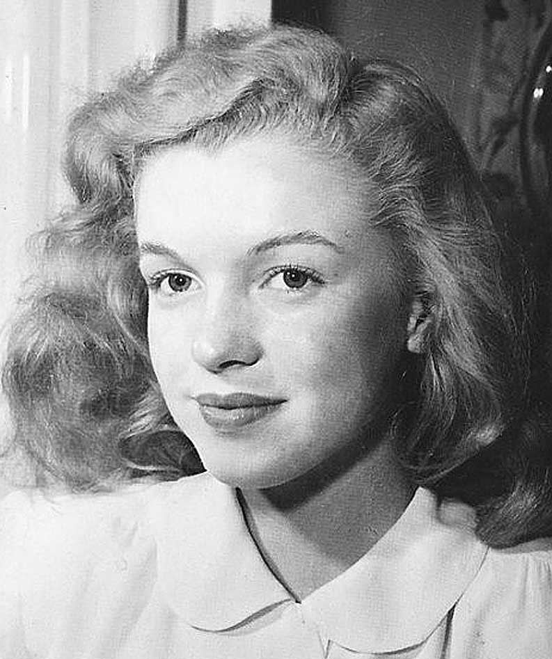 Мэрилин Монро в 15 лет - 1942 год