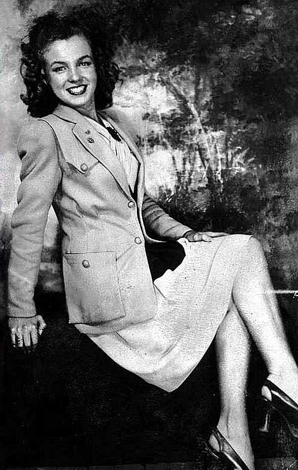 Мэрилин Монро в 15 лет - 1942 год